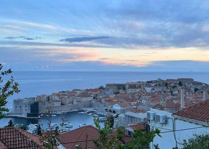 Seaside Stay, Breathtaking Old Town View Holiday home *